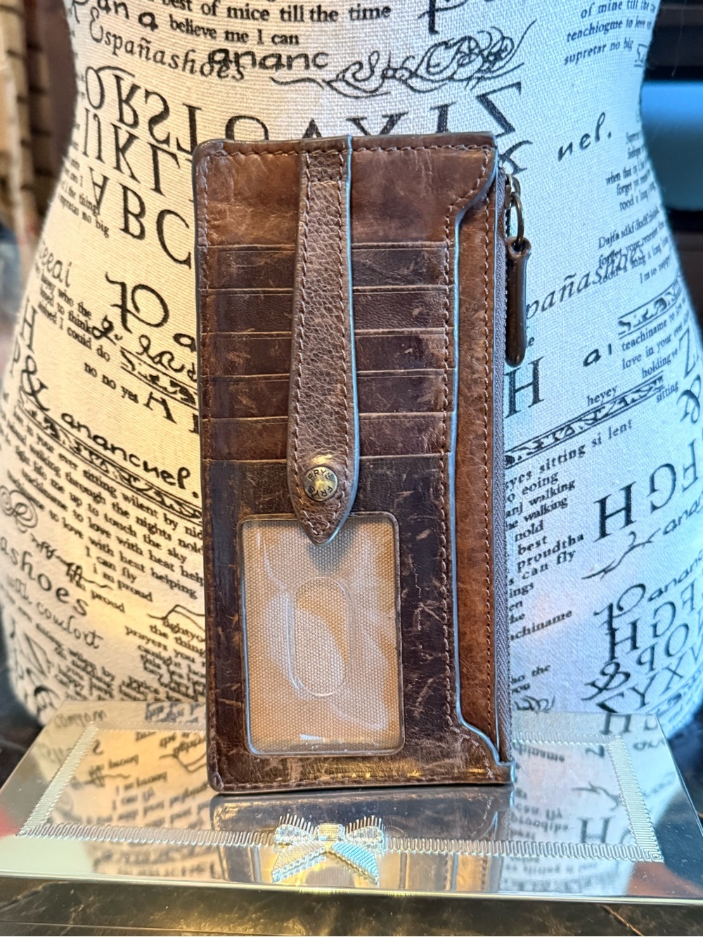 Frye Distressed Brown Leather Zip Wallet, Card Holder & Keyholder - Picture 2 of 7